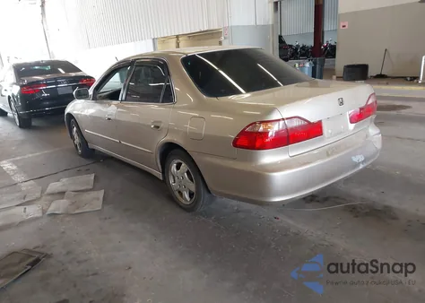 2000 Honda Accord 2.3 Ex из США, поврежденный, VIN JHMCG5663YC001959